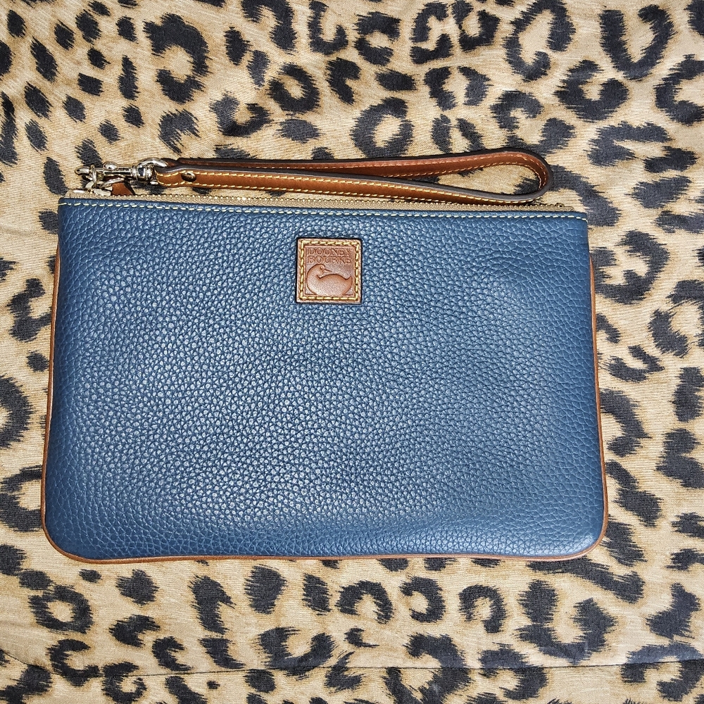 Dooney & Bourke Pebbled Grain Leather Wallet/Clutch/Wristlet Bag